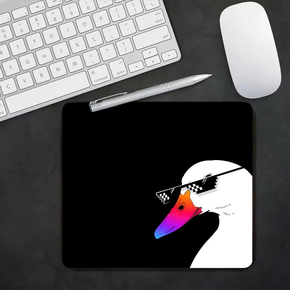 Cute White Goose  Pattern Smal - đánh giá và giá Desk Setup Background