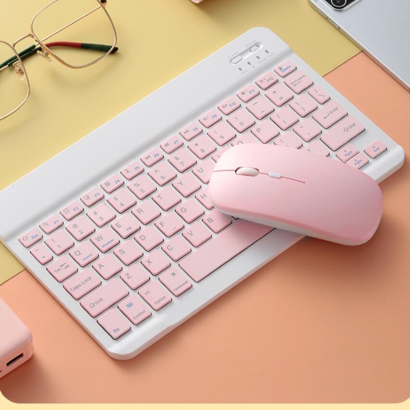 Ultra-Slim Bluetooth Keyboard  - đánh giá và giá Desk Setup Ipad