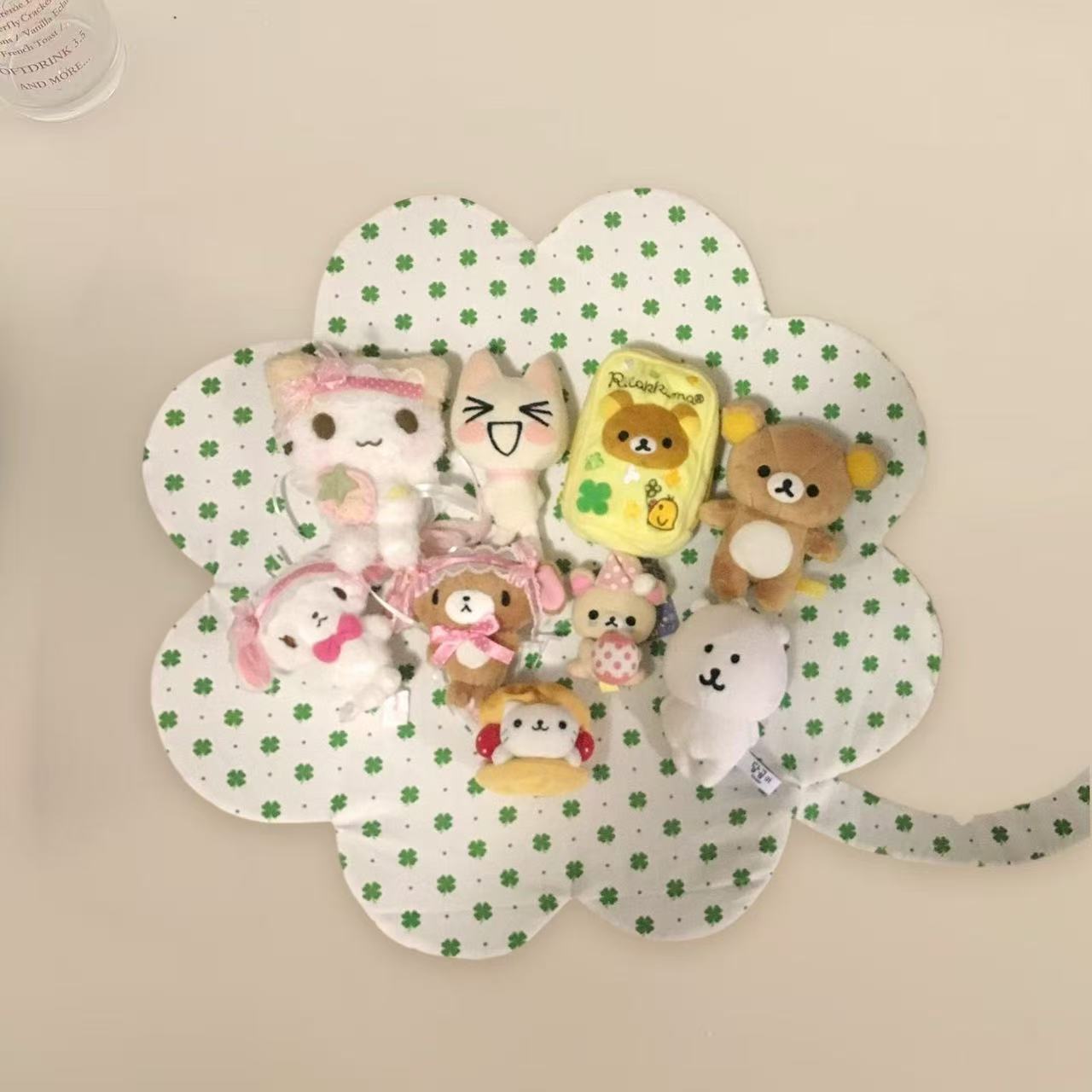 Japanese Antique Polka Dot Fou - đánh giá và giá Desk Setup Background